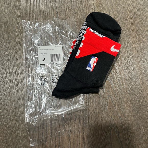 Nike Other - NWT Nike Men`s Elite NBA Grip Power Basketball Crew Socks - Size XL
